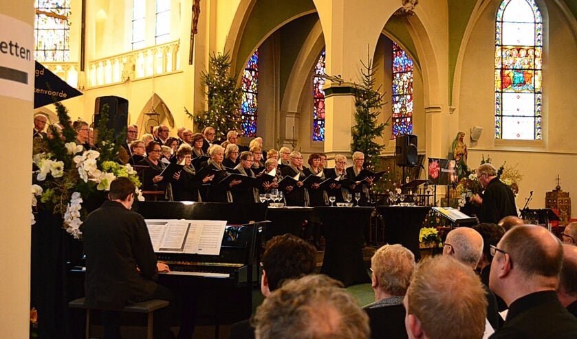 Het Gemengd Koor Lichtenvoorde tijdens een eerder kerstconcert. Foto: PR