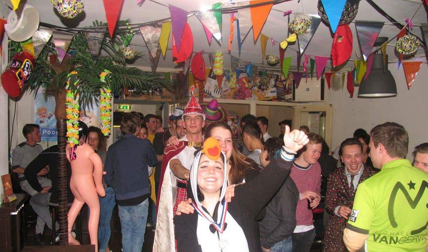 Velen genoten van de carnaval bij café De Spaan. Foto: PR