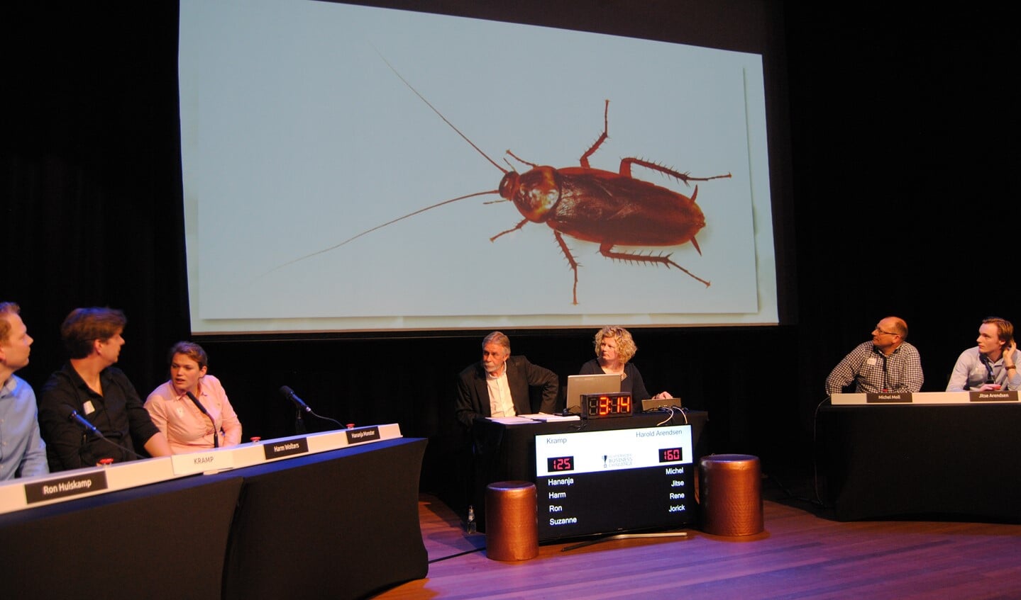 Het determineren van insecten bleek geen 'feest der herkenning'. Foto: Henk Klein Holte