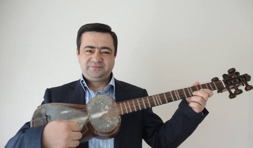 Arcadi Bogossian speelt op de Kunstklinkplek in Hummelo. Foto : PR