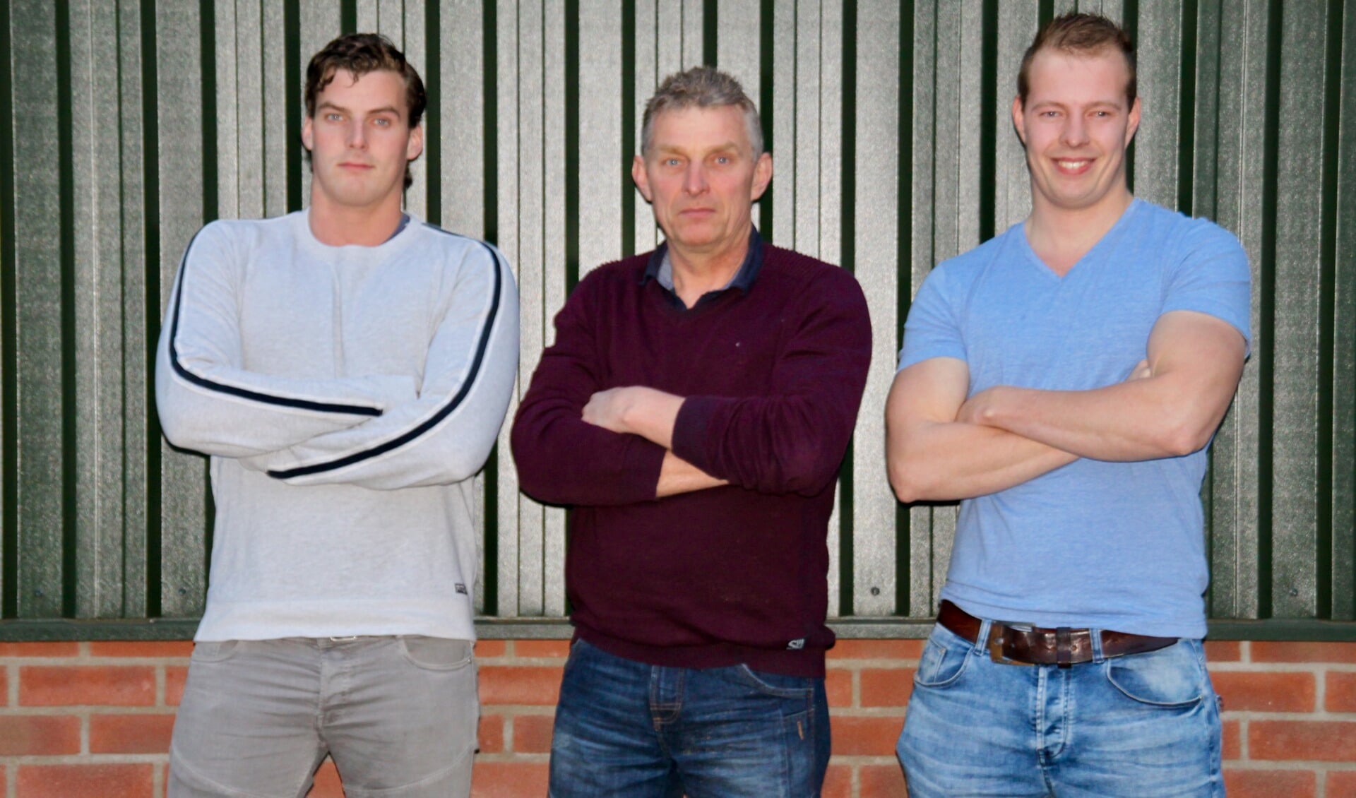 Gerard Scheffer tussen zijn beide zoons Frank en Niels. Foto: PR. 