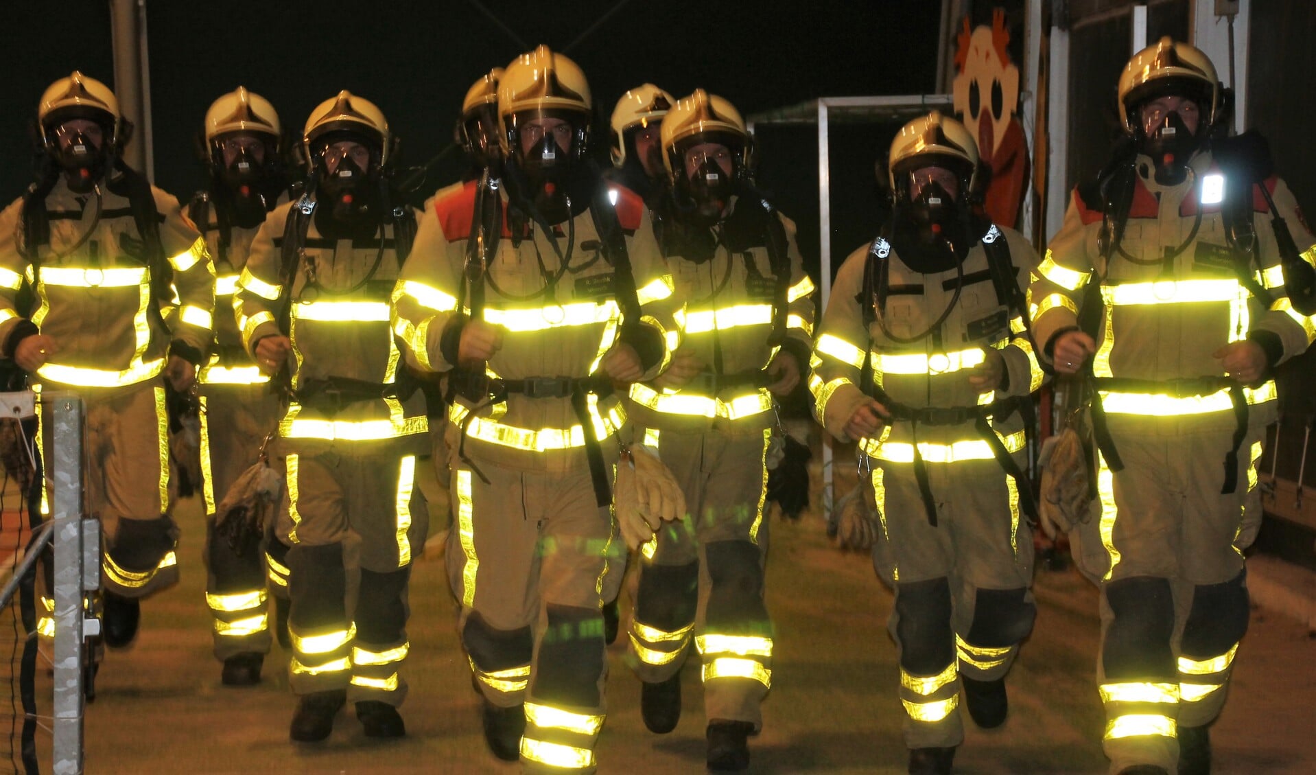 De brandweerlieden tijdens de training bij De Tuunte. Foto: Lydia ter Welle