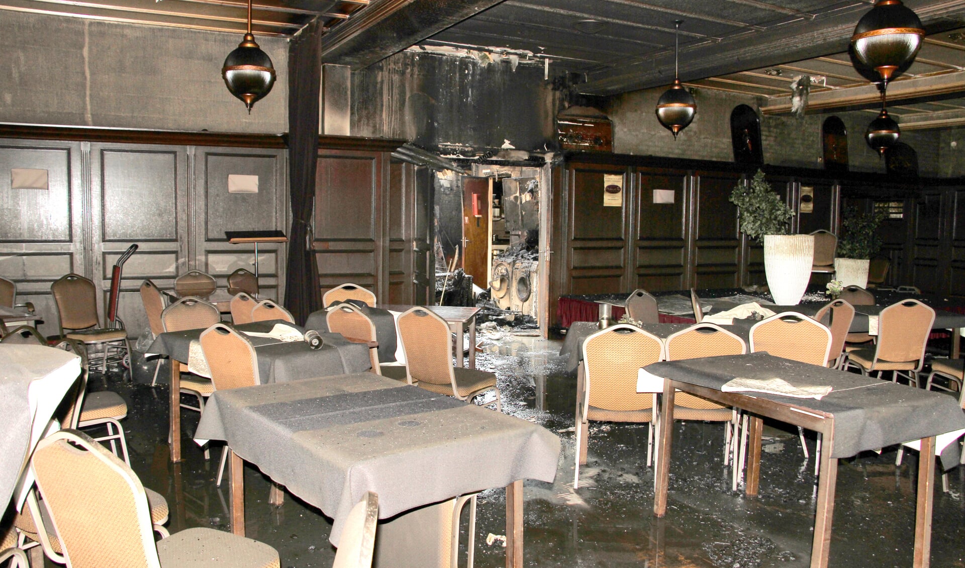 De keuken en het partycentrum van De Pauw zijn na de brand verwoest. Foto: Liesbeth Spaansen