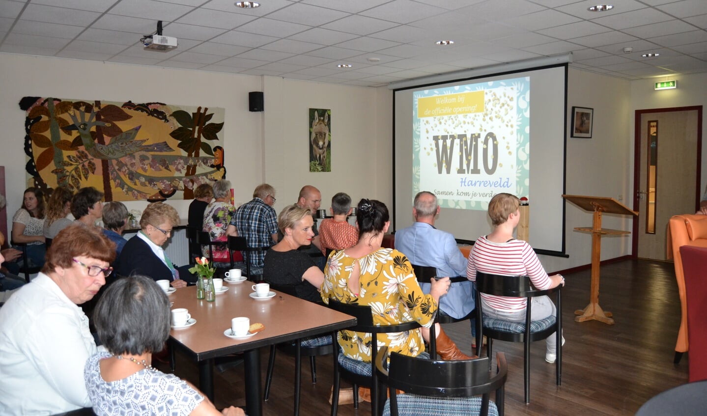 Volle zaal in dorpshuis 't Kempken bij opening WMO Harreveld. Foto: Karin Stronks