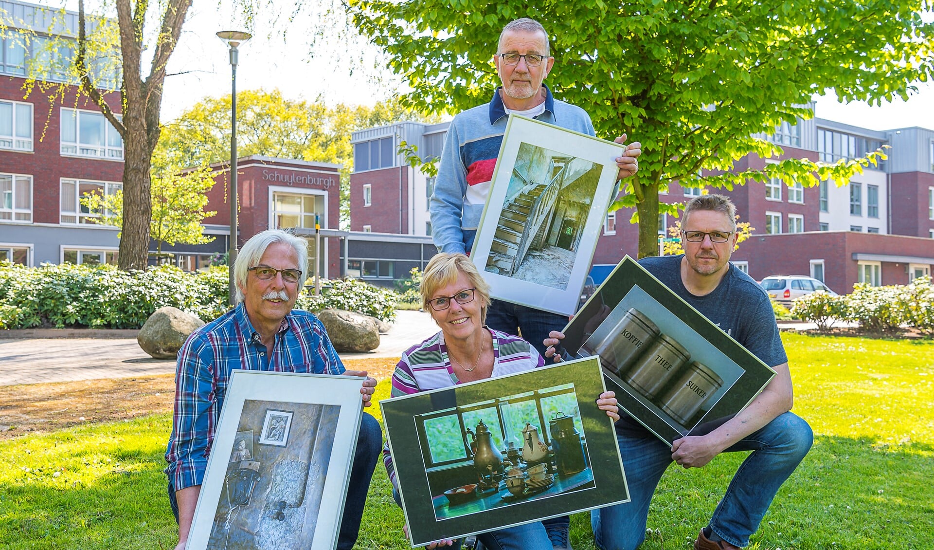 Fotogroep Gendringen brengt nostalgie naar Schuylenburgh. Foto: Henk van Raaij