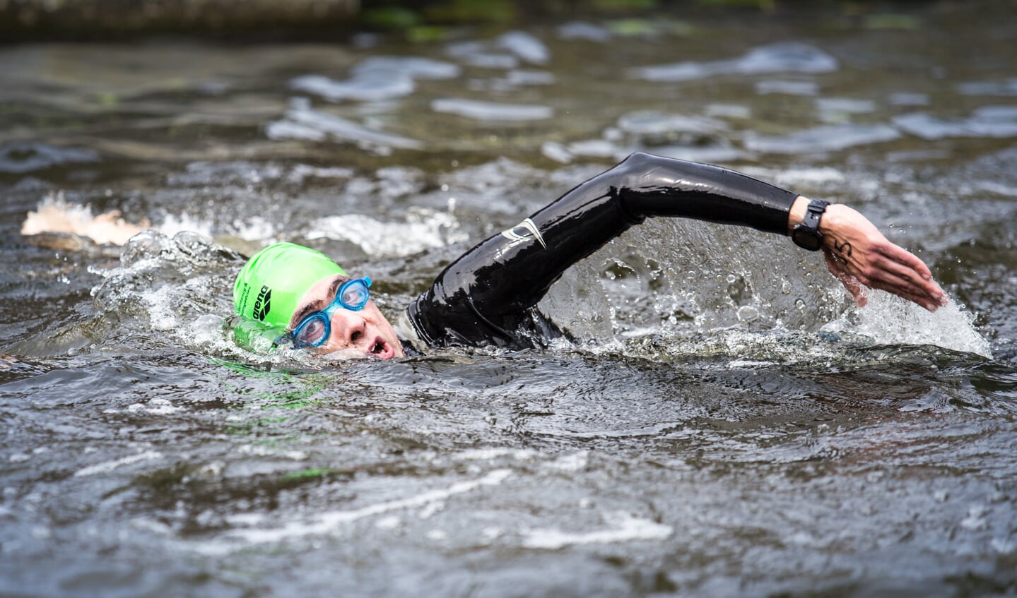 Een zwemmer in actie bij Open Water Weekend. Foto: PR