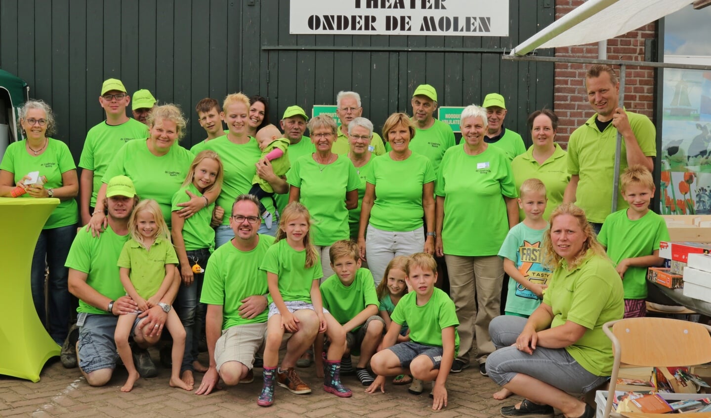 Met de ruim twintig vrijwilligers werd terug gekeken op een zeer geslaagde dag. Foto: Achterhoekfoto.nl/Marja Sangers-Bijl