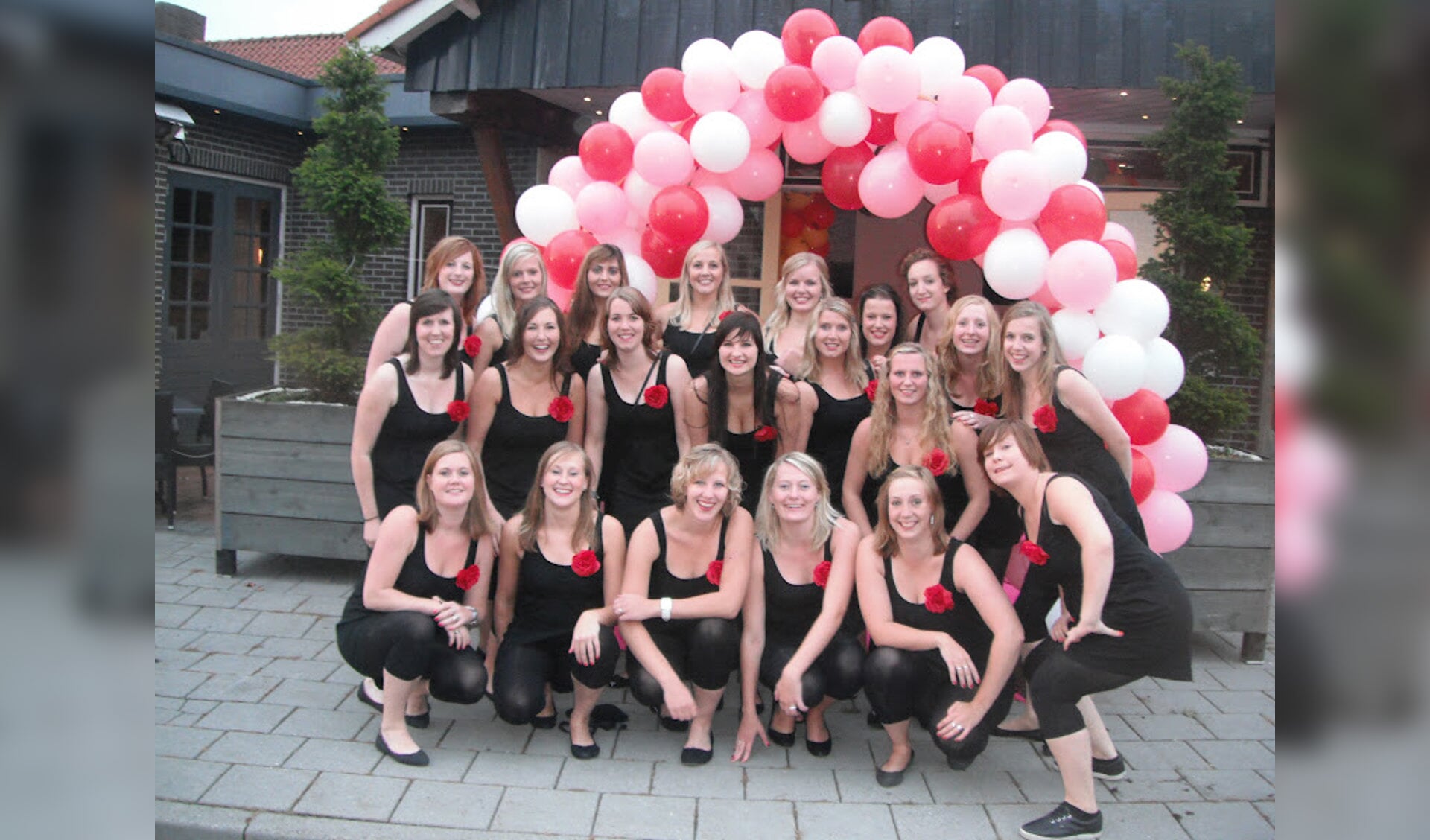 De meiden van A-LAF bij de eerste editie van het Zomercarnaval in Vragender. foto: PR