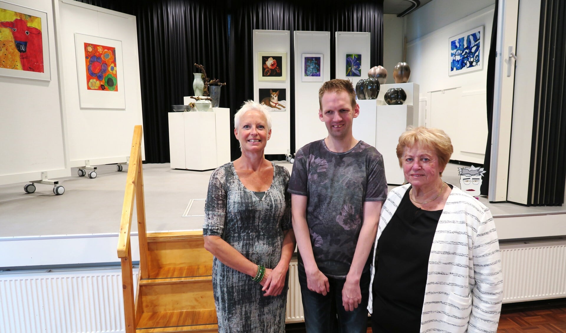 Van links naar rechts Esther Krabbenborg, Fabian Engelbarts en Anny Wijkamp-Engelbarts. Foto: Theo Huijskes