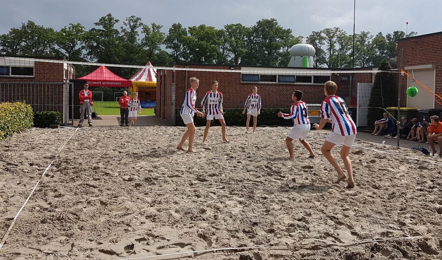 Er werd gespeeld op twee zandvelden. Foto: PR