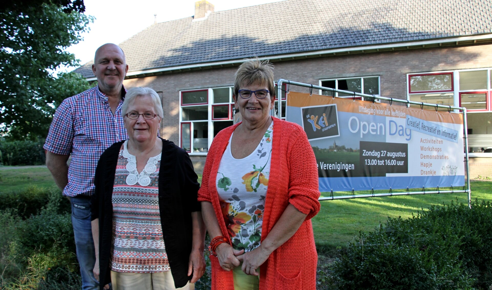 Geert Postma, Gerrie Gal en Wilma Aalderink kijken uit naar de open dag van De Kei. Foto: Liesbeth Spaansen