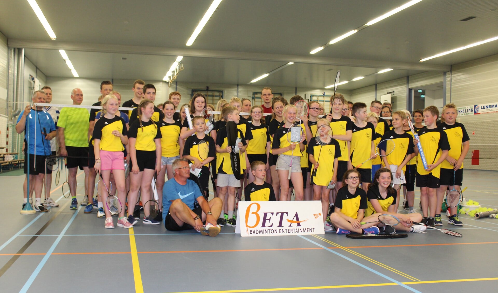 Badminton uitproberen in tien lessen, kan onder meer bij BCV. Foto: PR