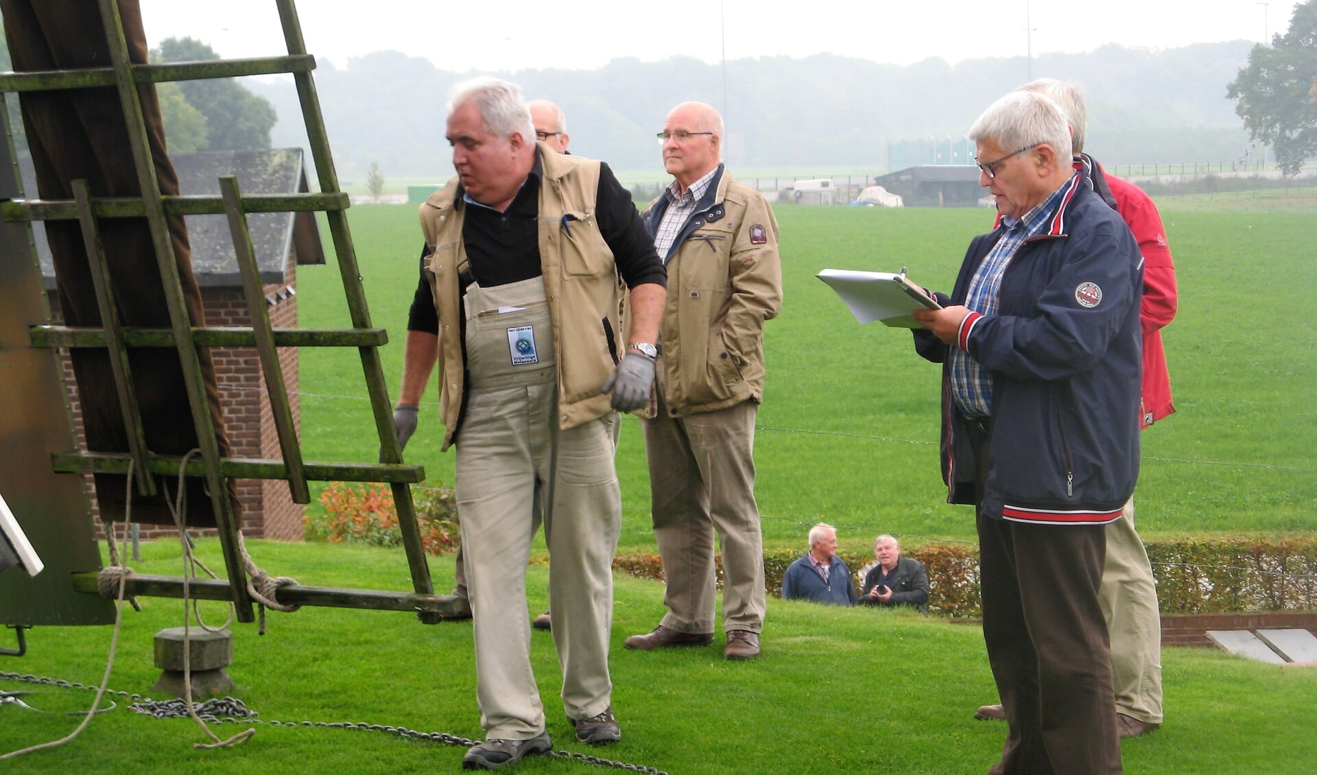 Wolfgang Willmer aan de slag tijdens zijn examen, gadegeslagen door de examinatoren Dirk-Jan Abelskamp, Hub van Erve, John Houben en notulist Pierre Konings. Foto: Bart Kraan