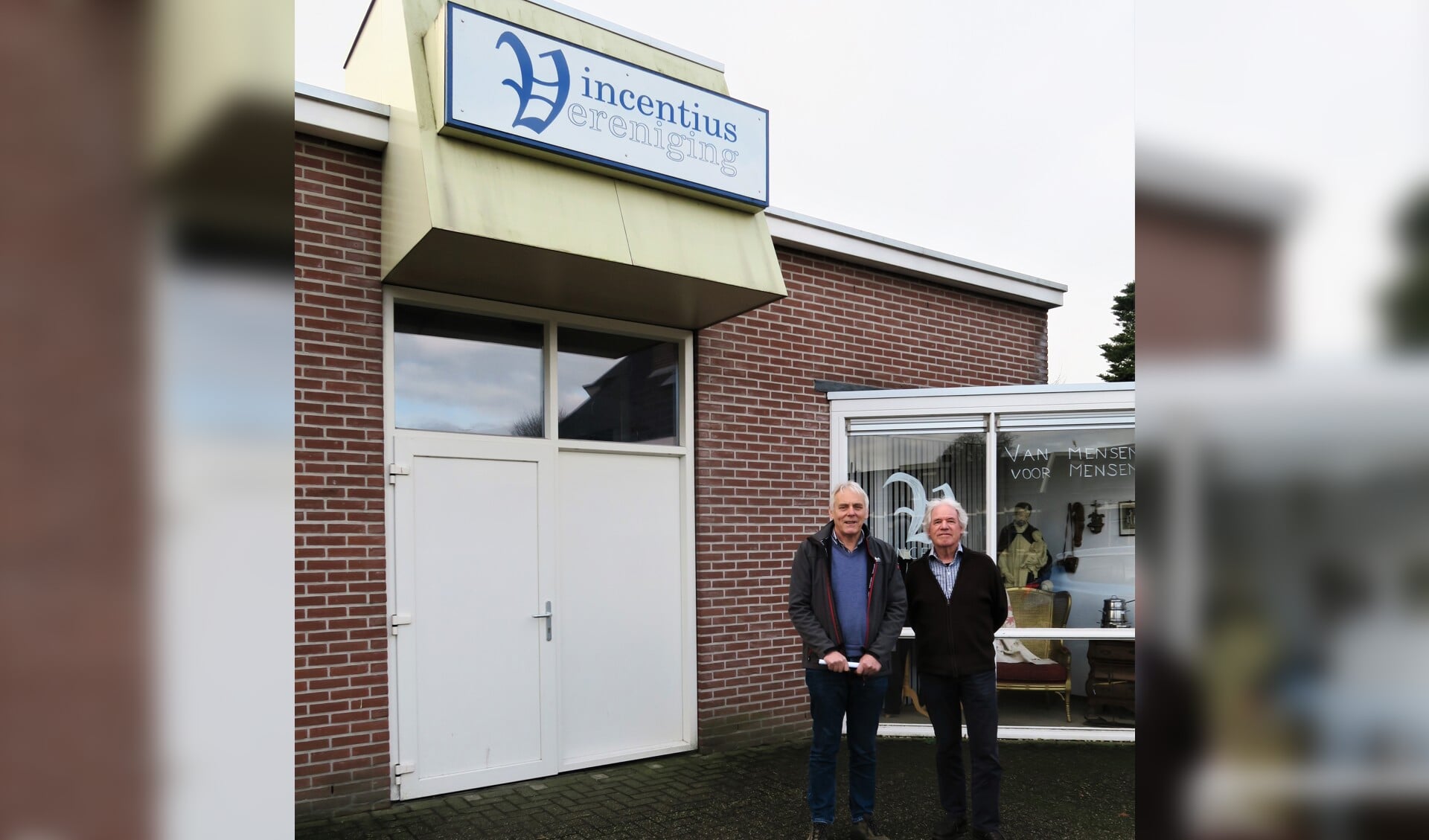 Voorzitter Jan Pape (links) en secretaris Harry Pothof van Vincentiusvereniging Groenlo. Foto: Theo Huijskes