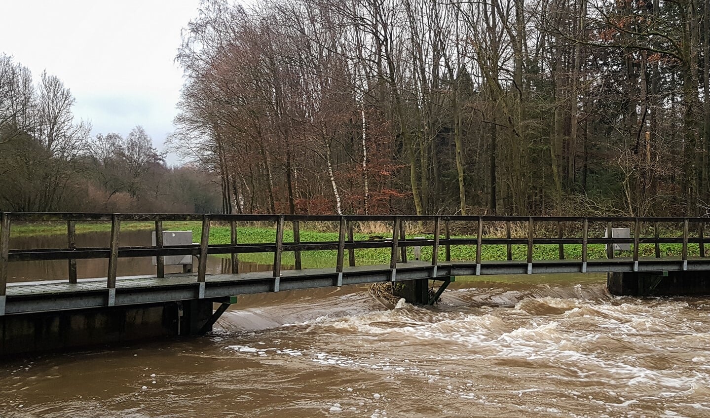 Hoogwater in de Bielheimerbeek bij de Slangenburg. Foto: Burry van den Brink