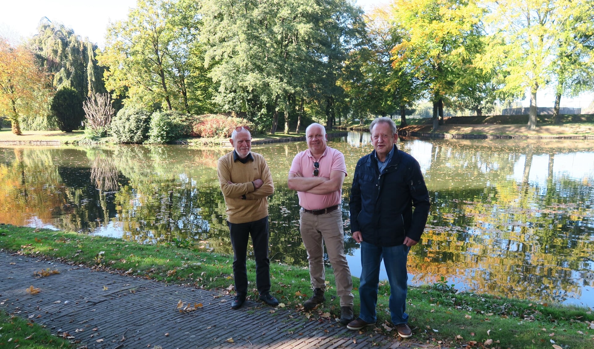 Drie GHV-(bestuurs)leden met een lange staat van dienst. Vlnr. Toon Heinsman, Erik Mentink en Herman Oosterholt. Foto: Theo Huijskes