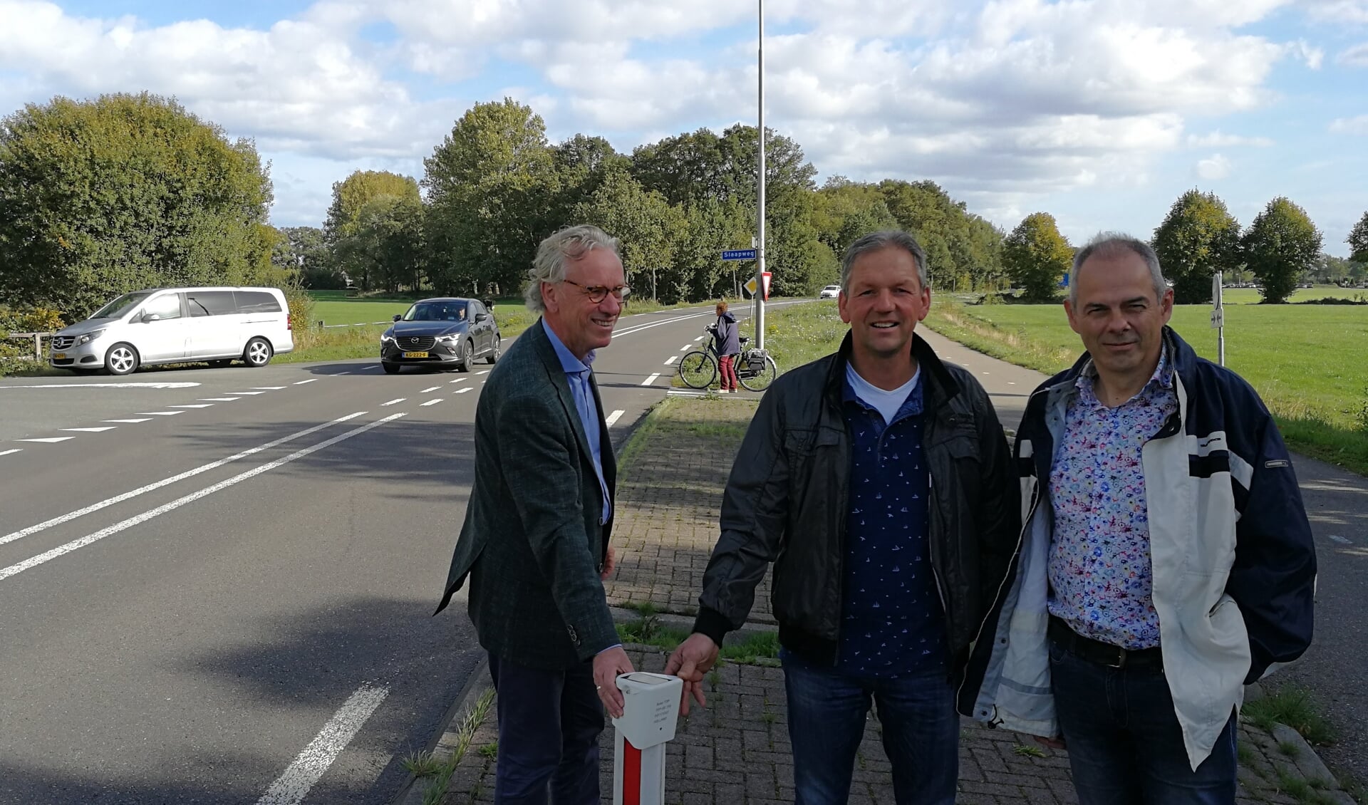 Leden van het burgerinitiatief De Slimste Weg, (vlnr) Hans Leeflang, Rik Walvoort en Peter Post. Foto: Rob Weeber 