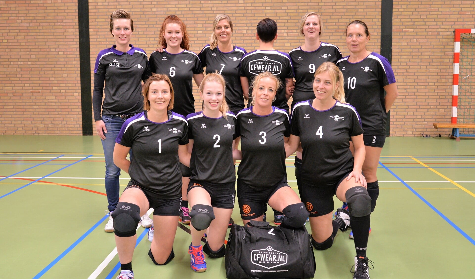 Focus Dames 2 met nieuwe shirts en tas. Foto: Gerrit Kempers