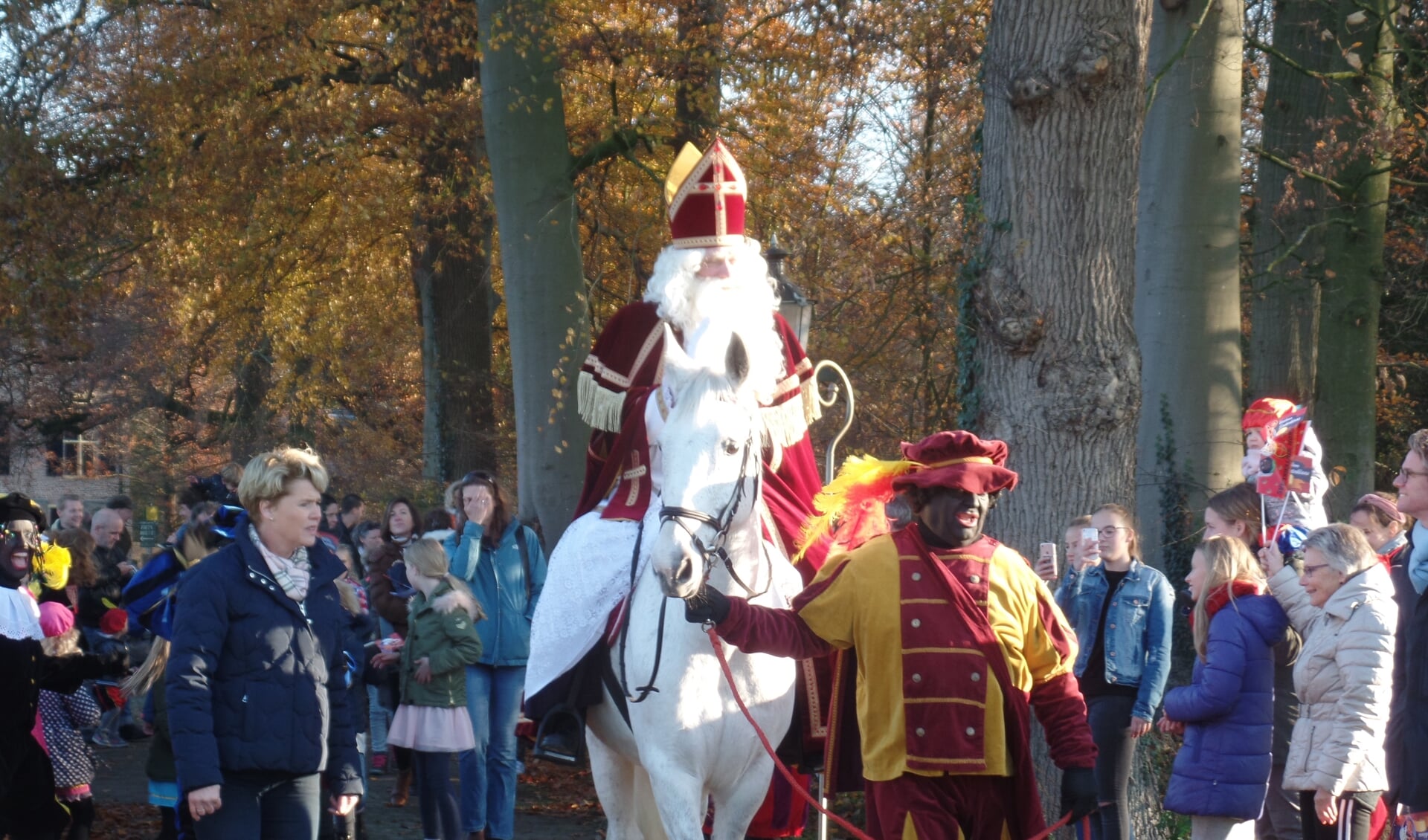 Sint trok op zijn paard Americo naar het dorp. Foto: Jan Hendriksen