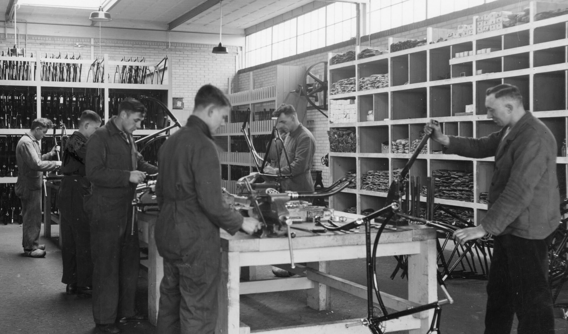 Eén van de grotere werkgevers in Vorden was in het verleden Rijwielfabriek Empo waar zo'n 15.000 fietsen per jaar werden geproduceerd. Foto: Historische Vereniging Oud Vorden.