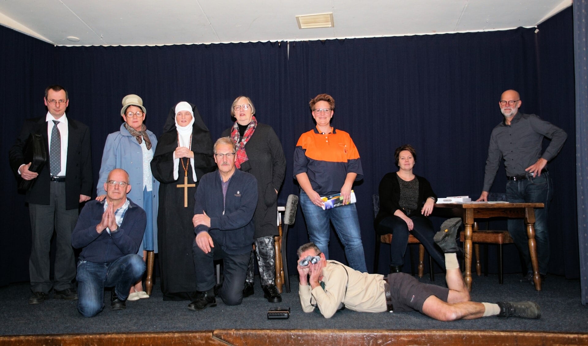 De cast van 'Nonnen over de vloer'. Foto: Frank Vinkenvleugel