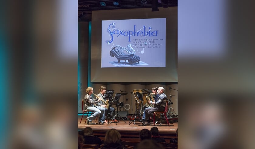 Het saxofoonensemble onder leiding van docent Liane Kuiper. Foto: PR