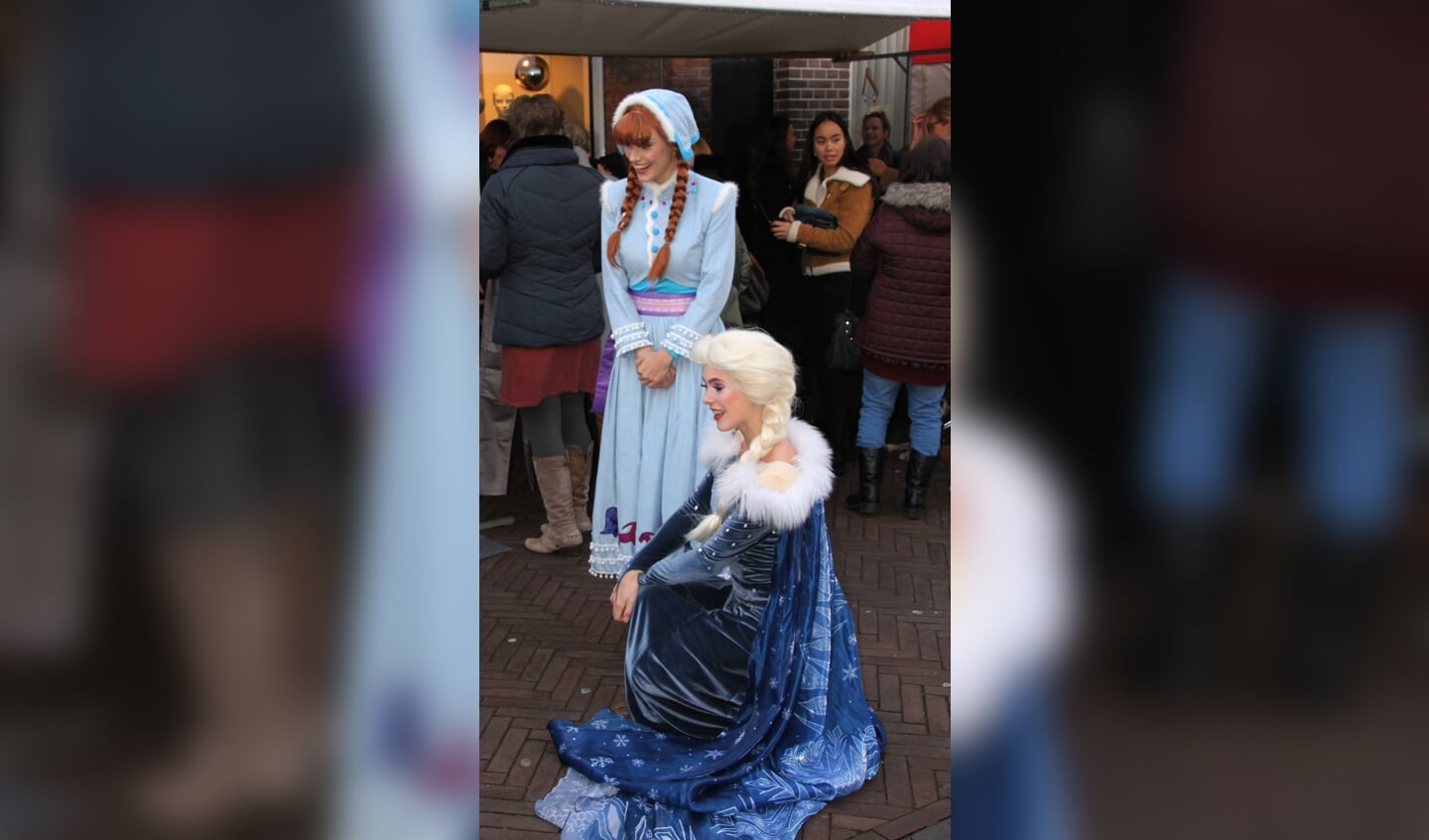 Anna (links) en Elsa, de ijsprinsessen van Frozen. Foto: Jos Betting