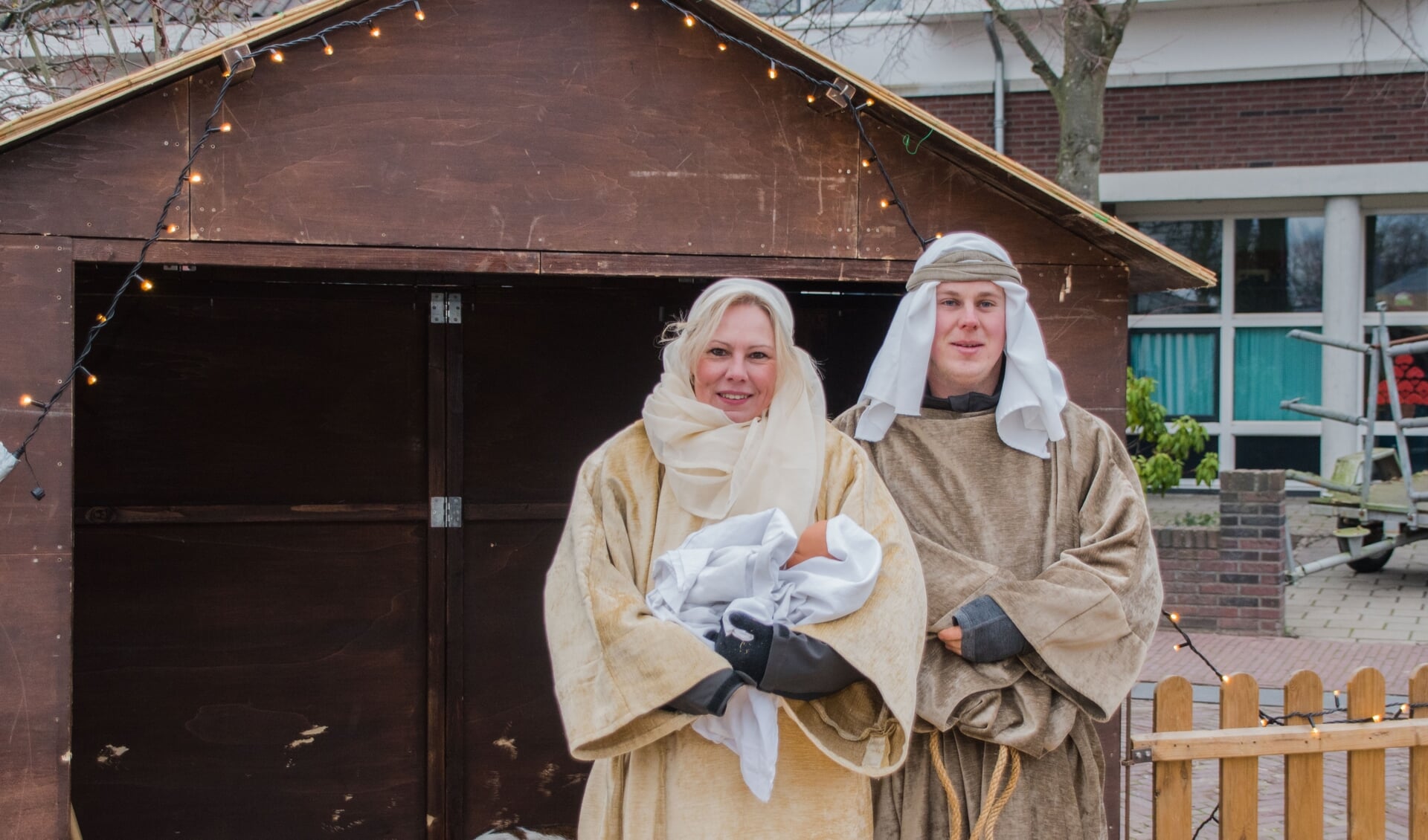 Jozef en Maria staan op menig kerstmarkt in het land, maar komen zelden een sfeervollere als die in Vorden tegen. Foto: Achterhoekfoto.nl/Jasper Blaauw
