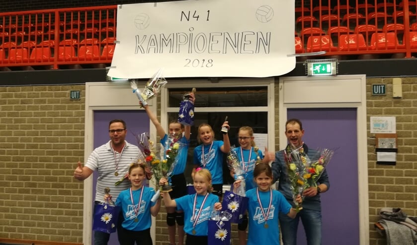 Het kampioensteam van Elite/Dynamo. Foto: PR
