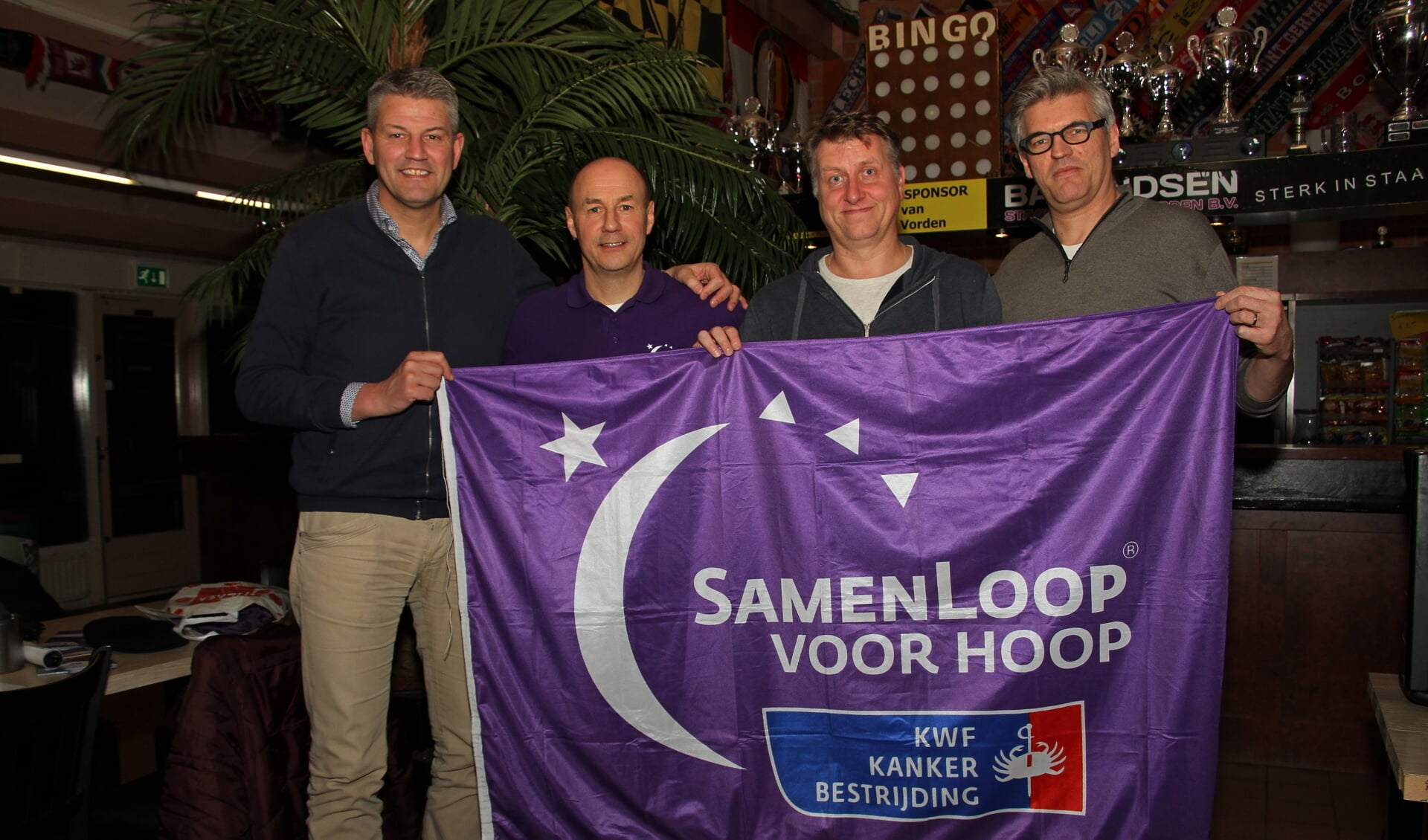 Marc van der Linden, motivator SamenLoop voor Hoop Dirk Hiddink, Cees van Voskuilen en Thiedo Sijtsma. Foto: Liesbeth Spaansen