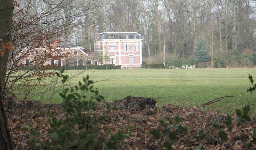 <p>Uitzicht op het Vriezenhuis. Foto: Bernhard Harfsterkamp</p>