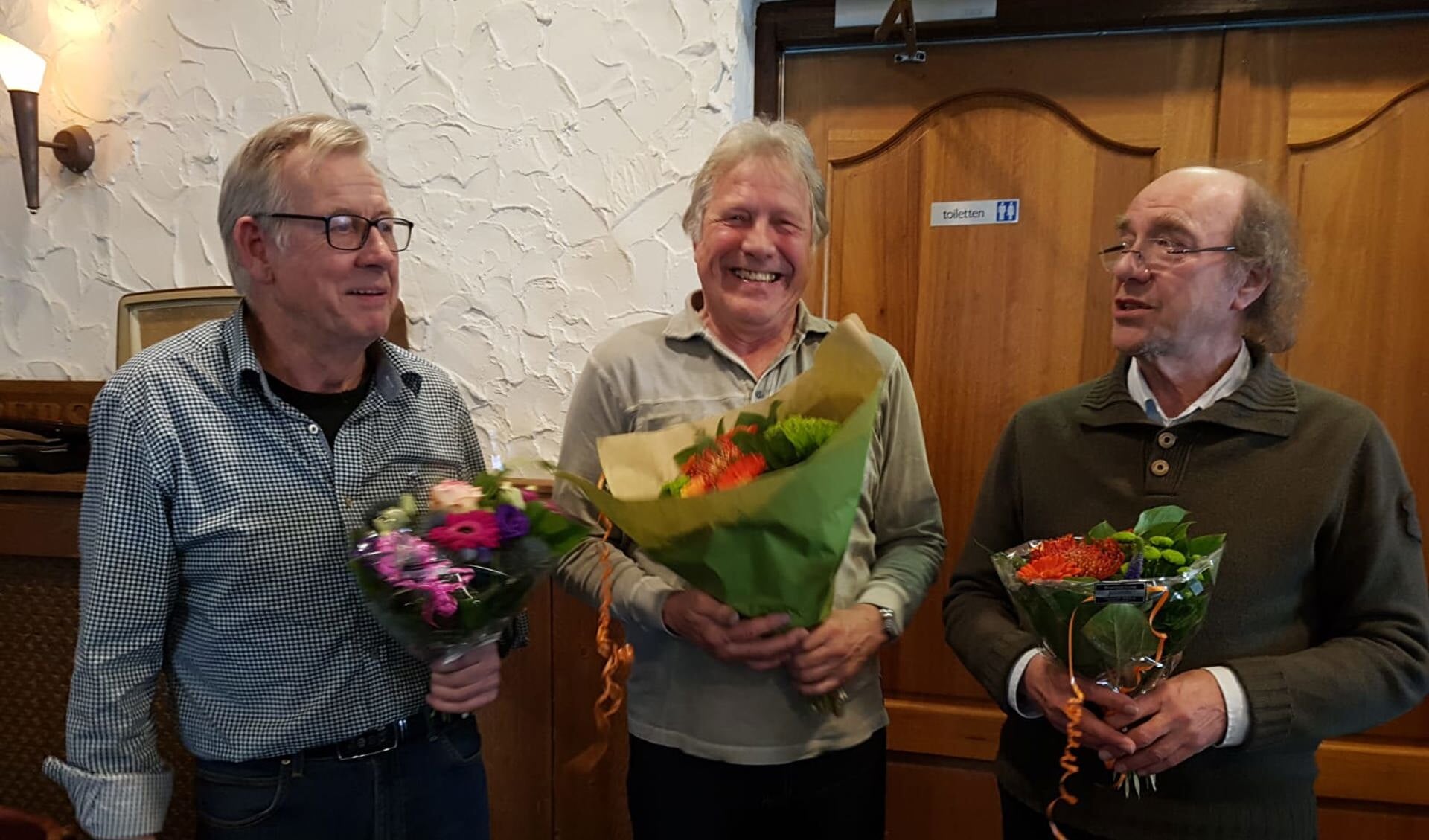 V.l.n.r. Johan van Campen, Gerard van Velzen (clubkampioen) en organisator Herbert Tangelder. Foto: Wilbert Bergervoet