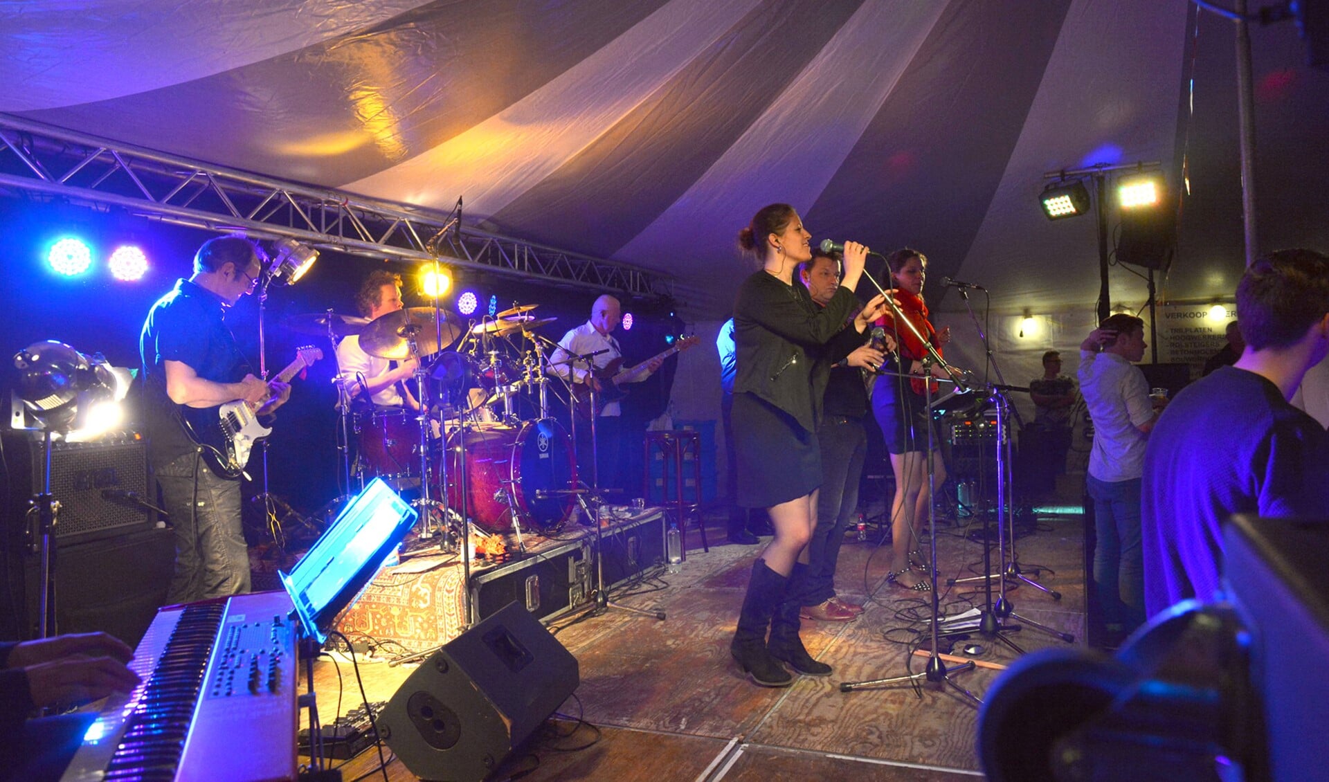 Live muziek tijdens Koningsnacht in Terborg. Foto: PR