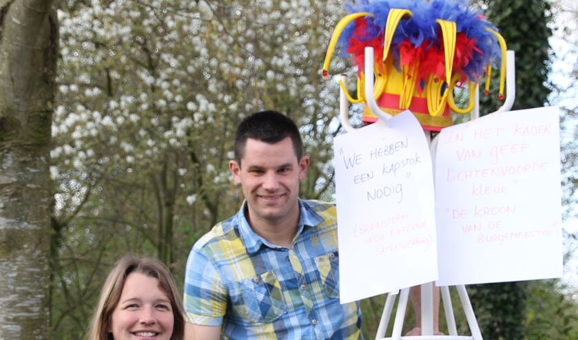 Leonie en Chris: 'Je hebt soms een kapstok nodig om dingen aan op te hangen.' Foto: Annekée Cuppers