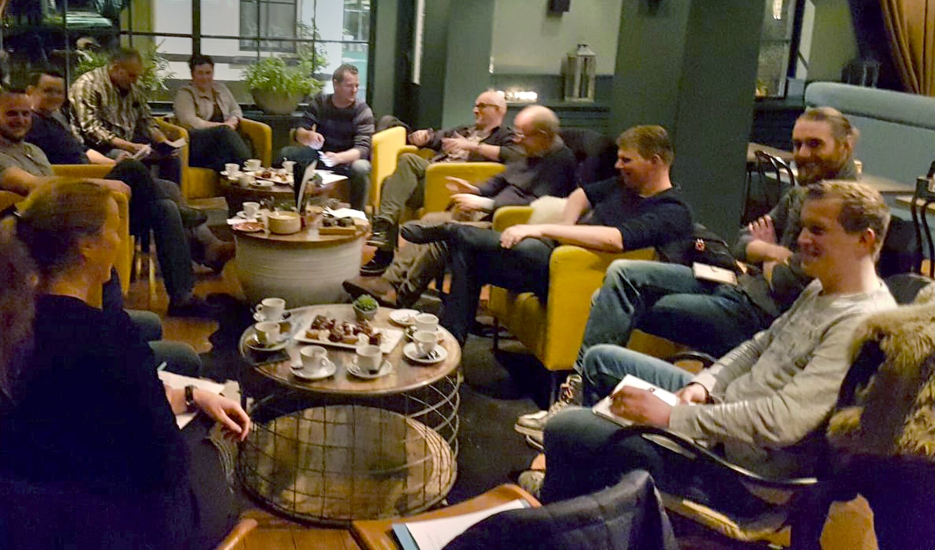 De organiserende commissie in vergadering. Foto: Bart Kraan