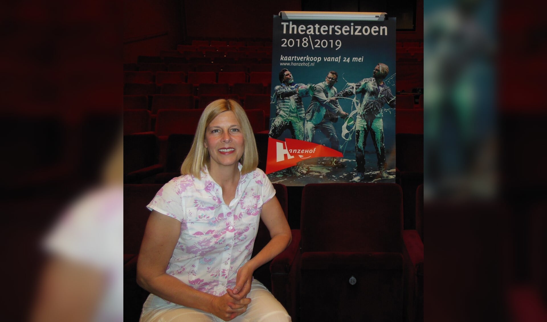 Directeur Mirjam van Tiel is trots op zowel de Hanzehof als het theaterprogramma voor het komende seizoen. 