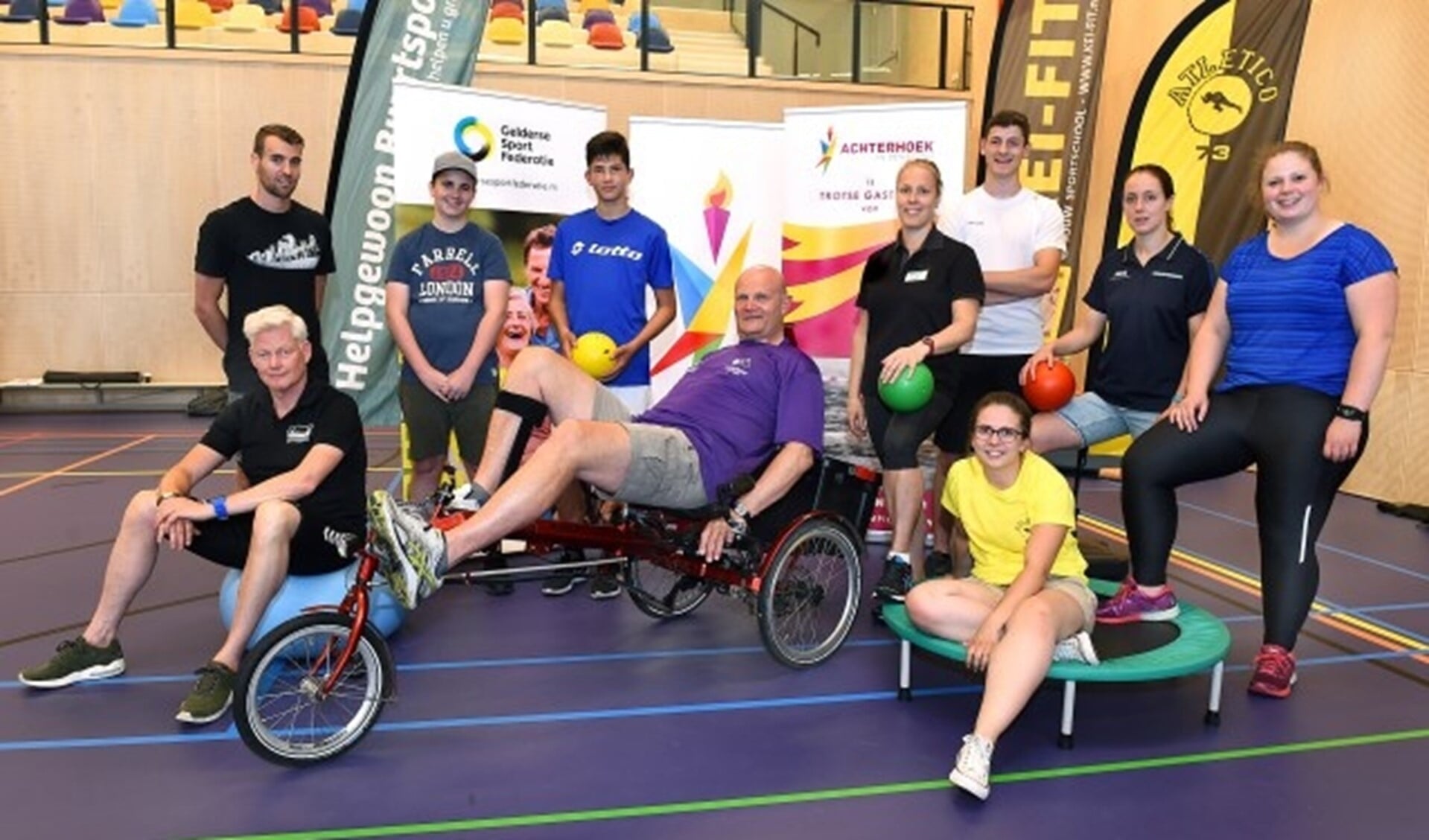 In sporthal De IJsselweide vond het voorbereidingsevent plaats voor de Special Olympics, onder leiding van Boudewijn Inja en Alexander Tempels. (foto: Roel Kleinpenning)