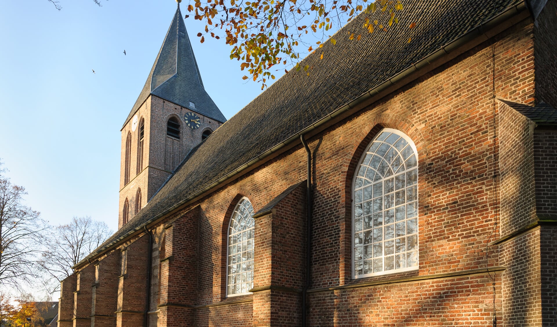 De Remigiuskerk in Steenderen waar extra vrijwilligers welkom zijn. Foto: Jan Adelaar