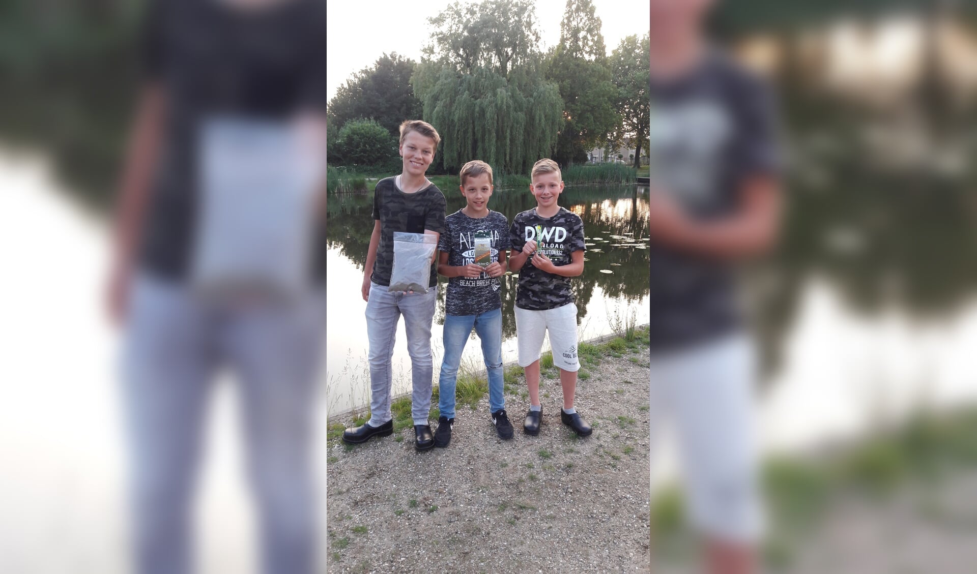 De drie beste vissers met hun prijzen. Foto: PR