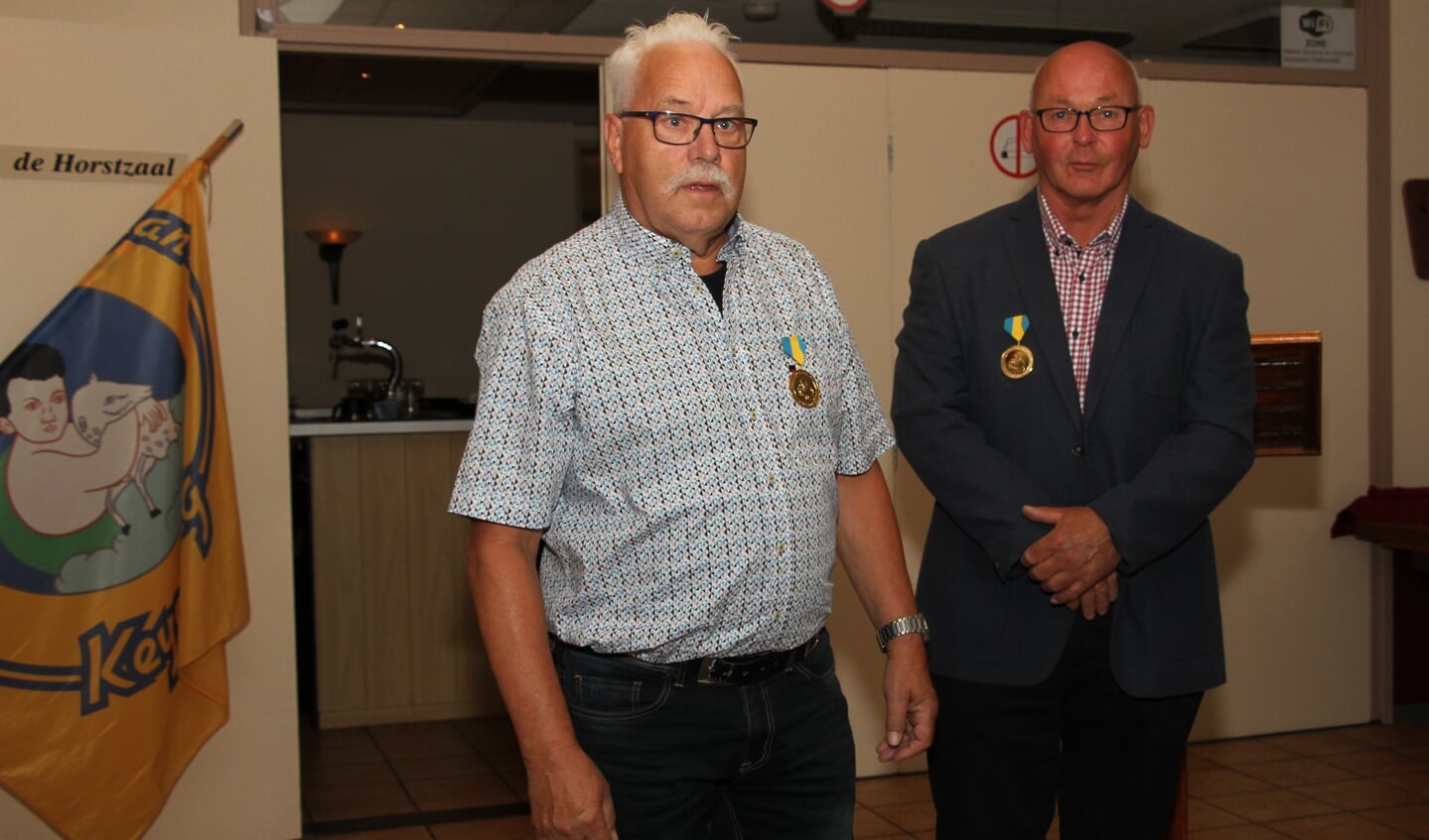 Leo Tankink en Bertus Wolters gehuldigd bij Schuttersgilde St. Jan Keijenborg. Foto: Liesbeth Spaansen