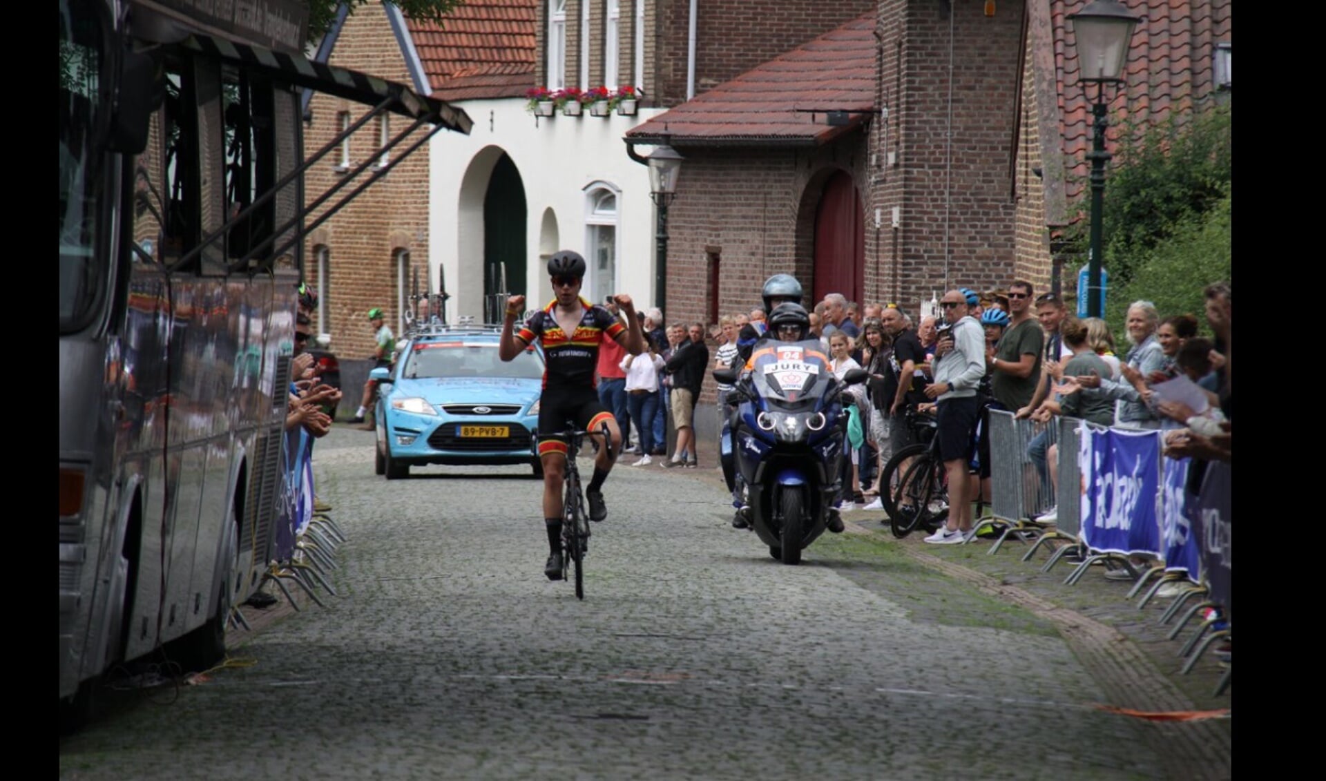 Pepijn Reinderink kwam alleen over de finish boven op de Maasberg .Foto: PR