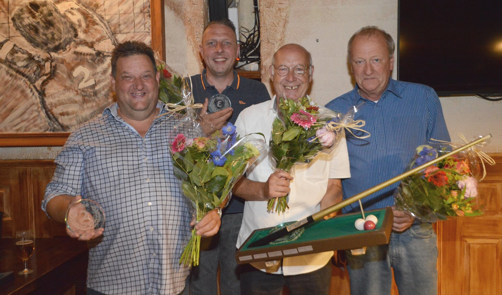 De vier finalisten van de onderlinge competitie ‘De Pol’ 5.0 van links naar rechts; Ronnie Jolie (2e plaats), Bas Hulshorst (3e plaats), Ben Eulink (1e plaats) en Jan Kaak (4e plaats). Foto Rob Verkerke