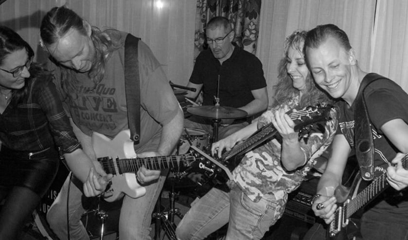 Miss Tuesday is een swingende blues-rock-pop coverband. Foto: PR