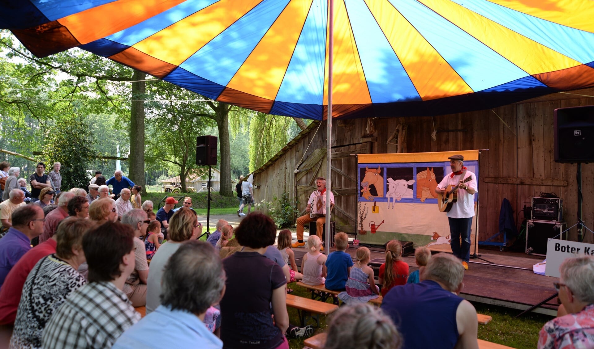Muzikanten zingen liedjes in de streektaal van de Achterhoek en West-Münsterland. Foto: PR