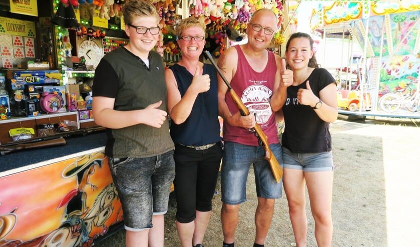 De Koningen en Koninginnen 2018 van de Kermis in Voor-Beltrum met vlnr Thomas Bruggeman, Carla Tuinte, Michel Tuinte en Fenne Knops. Foto: Theo Huijskes