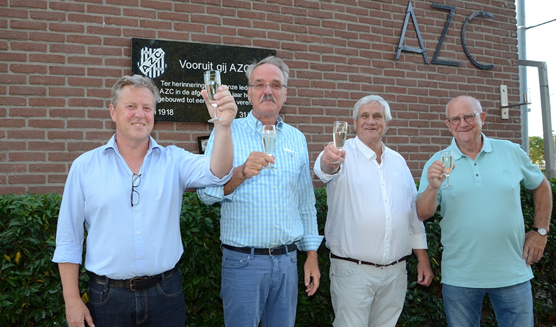 De vier ereleden van AZC. met v.l.n.r. Eric Weustink, Dick Smeenk, Reinier van der Kwast en Wim Zegers. Foto: Freddy Burgers