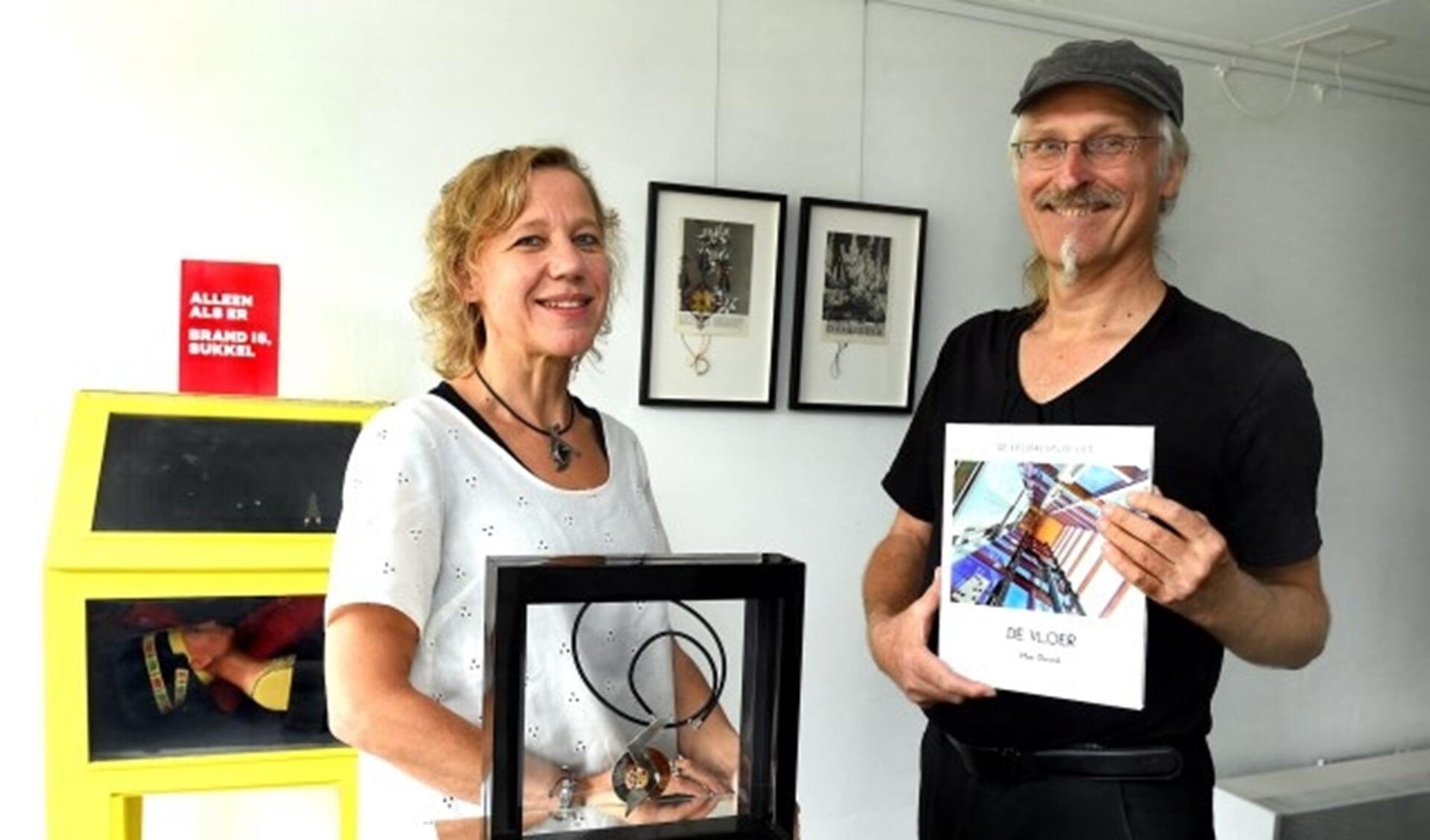 Mirjam Welling en Han Gesink houden een familie-expositie in Galerie 21 Breedenbroek. (foto: Roel Kleinpenning)