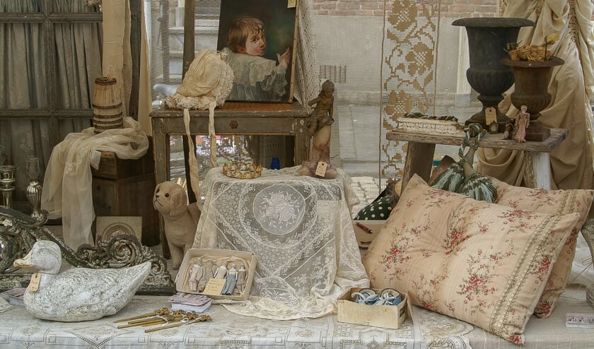Aan de Zaadmarkt, Houtmarkt en Groenmarkt is een veelzijdig aanbod brocante en antiek te vinden. Foto: Achterhoekfoto.nl/Gerard Kiezebrink