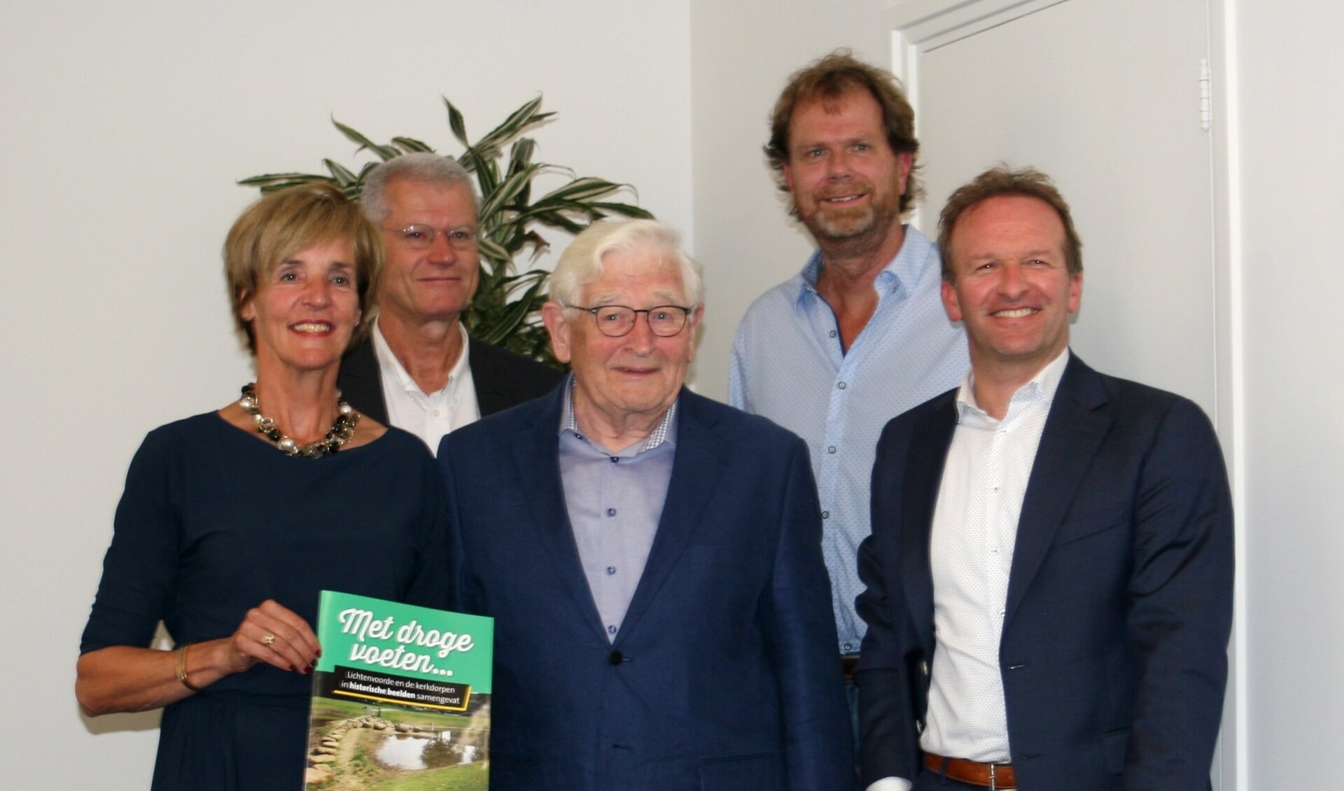 Foto van links naar rechts: Annette Bronsvoort, Ben Renderink, Henk Hanselman, Godfried Nijs en Pascal Bennink. Foto: Dinès Quist