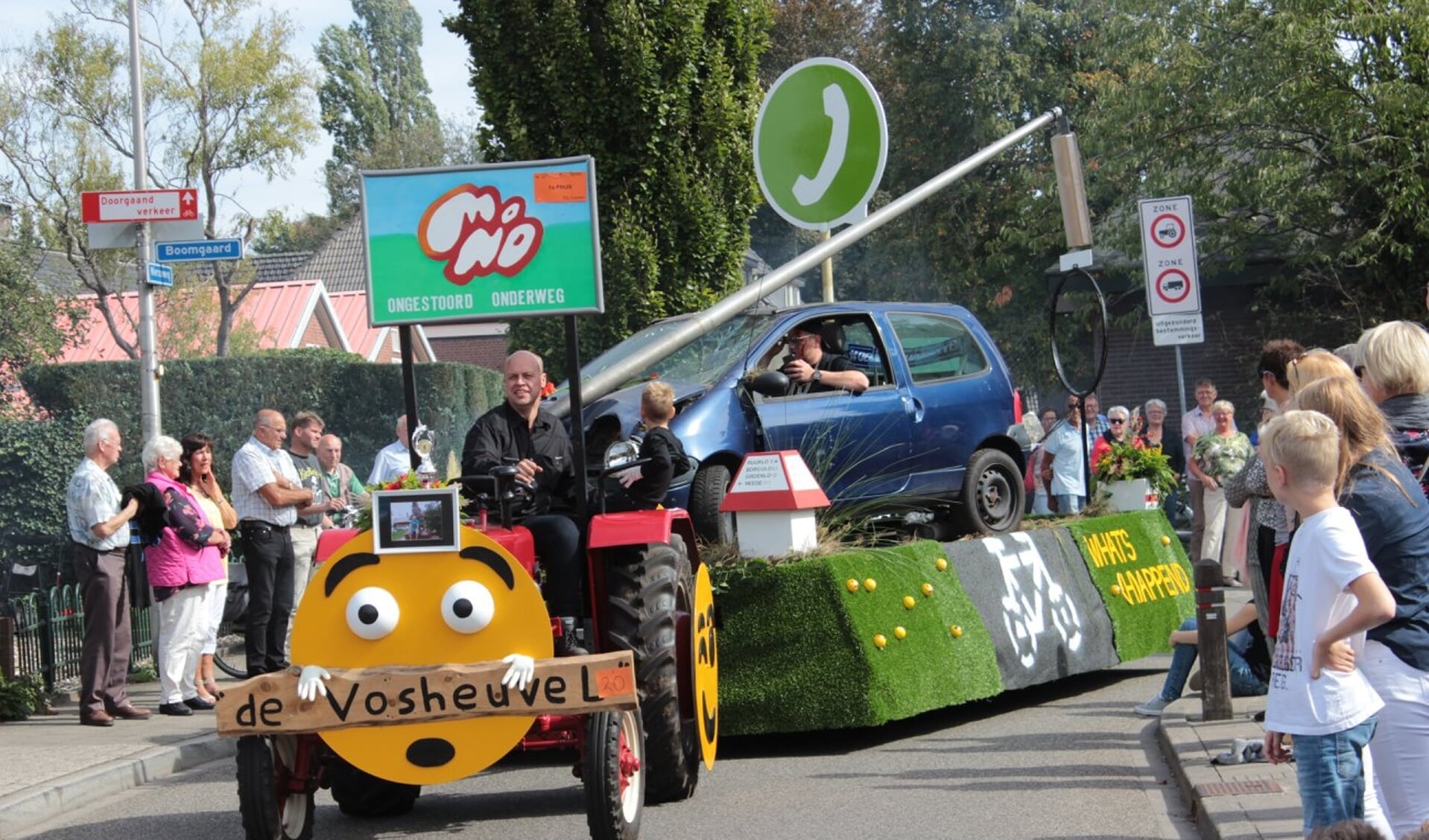 De Vosheuvel won met 'What's Append' in de categorie grote wagens. Foto: Oranjevereniging Ruurlo. 